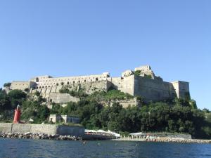 Die Aragonesische Burg